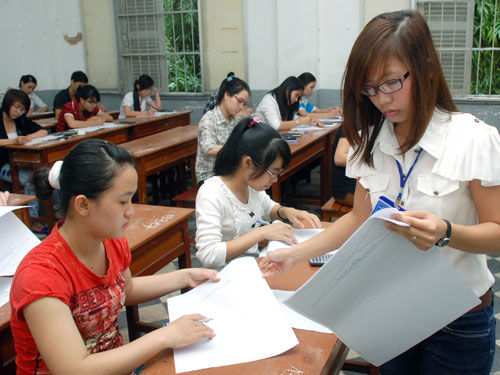 Tuyển sinh 2012: trường khai tiến sĩ đột tử khi bị kiểm tra